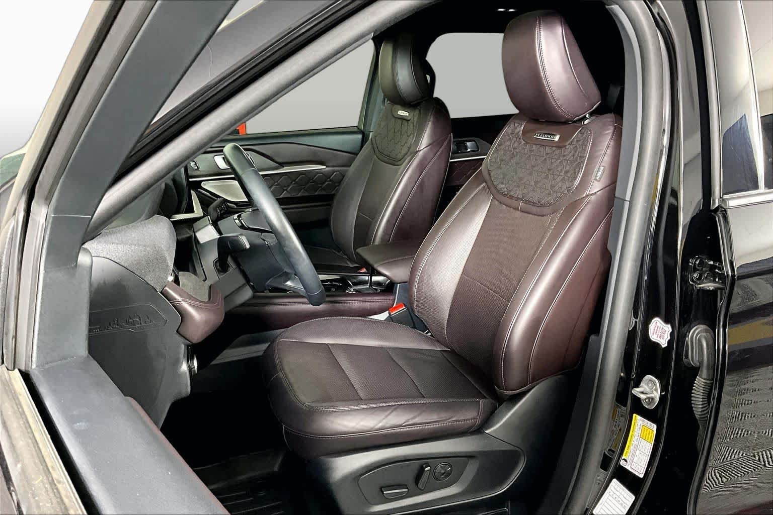 Used 2025 Agate Black Ford Platinum image 8