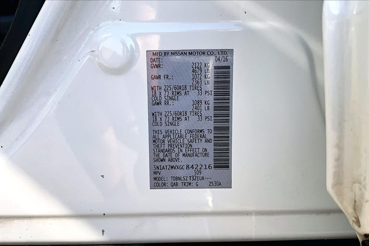 Used 2016 Pearl White Nissan SL image 36