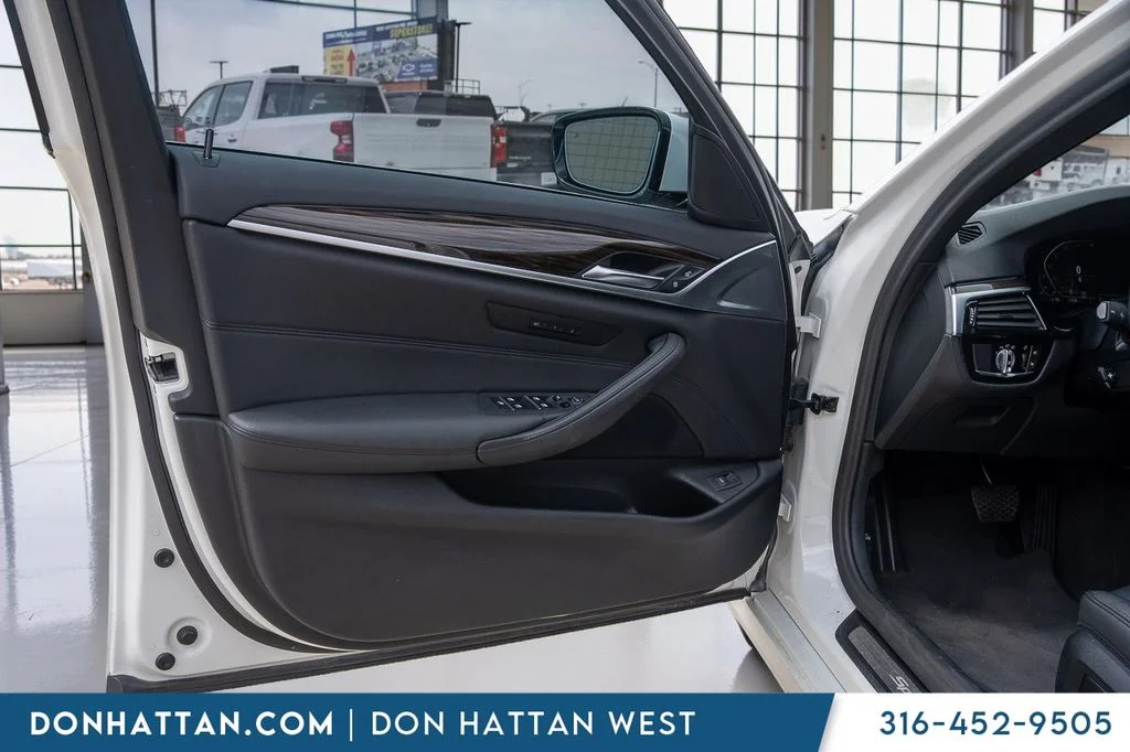 Used 2020 White BMW 530i image 20