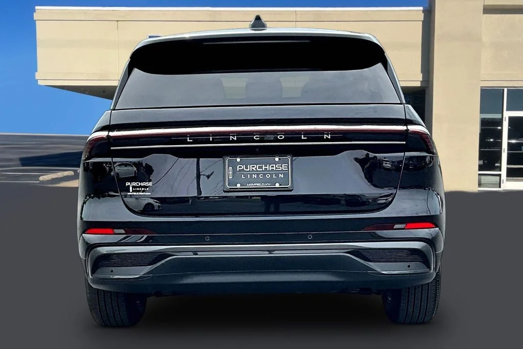 New 2026 Infinite Black Metallic Clearcoat Lincoln Premiere image 4