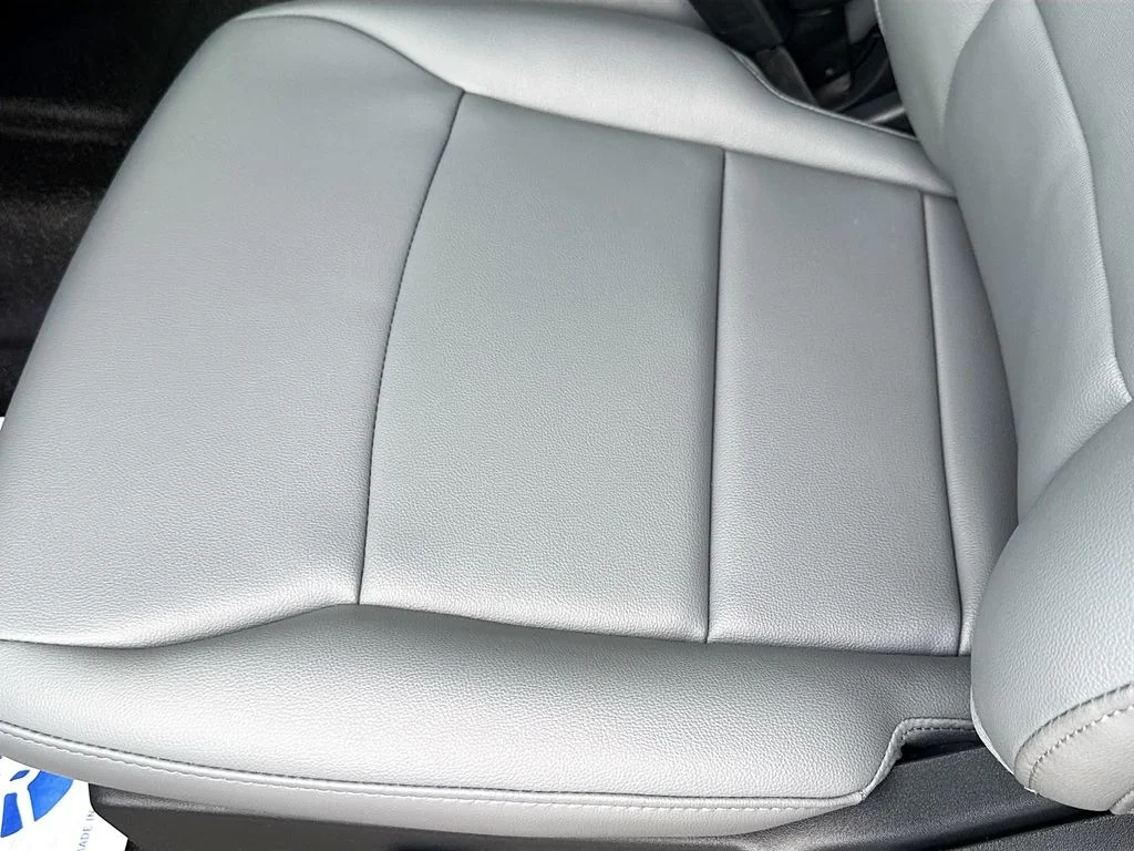 New 2026 Oxford White Ford XL image 18