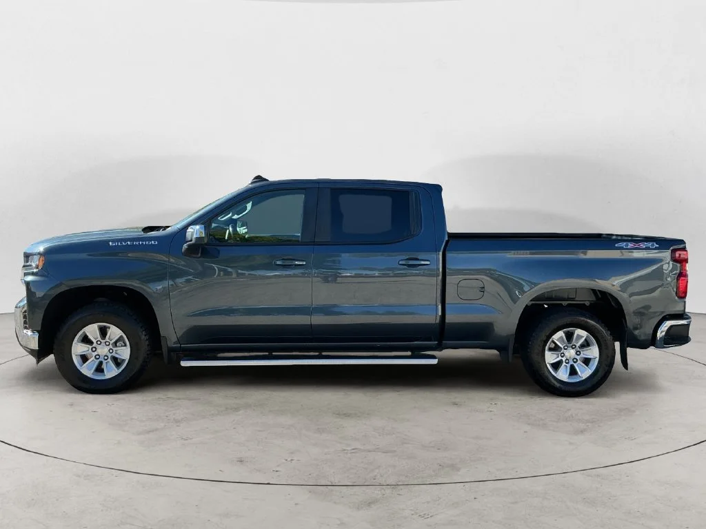 Used 2020 SHADOW GRAY METALLIC Chevrolet LT image 8