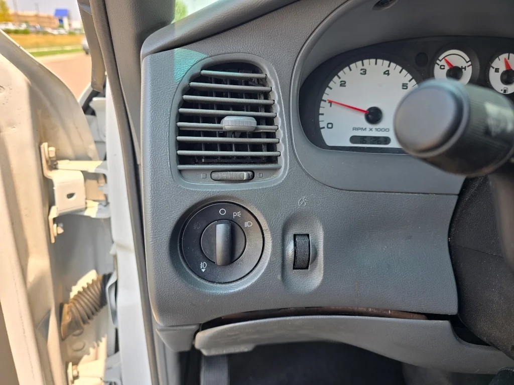 Used 2010 Oxford White Ford Sport image 19