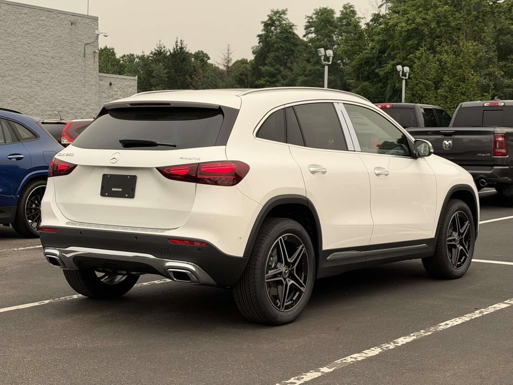 New 2026 Polar White Mercedes-Benz GLA 250 image 8