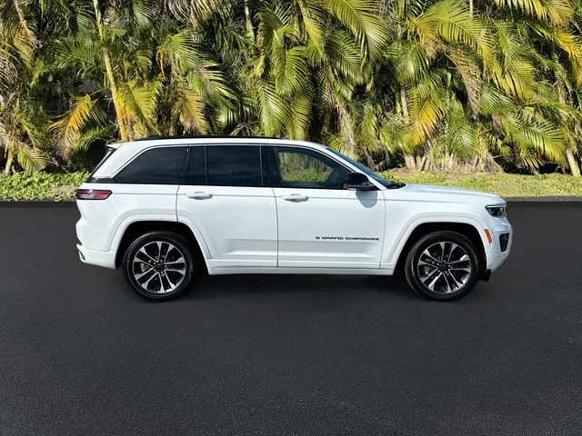Certified Used 2025 White Jeep Overland image 4