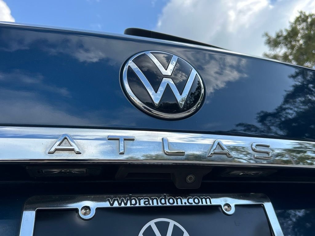 Certified Used 2021  Volkswagen 3.6L V6 SE w/Technology R-Line image 44