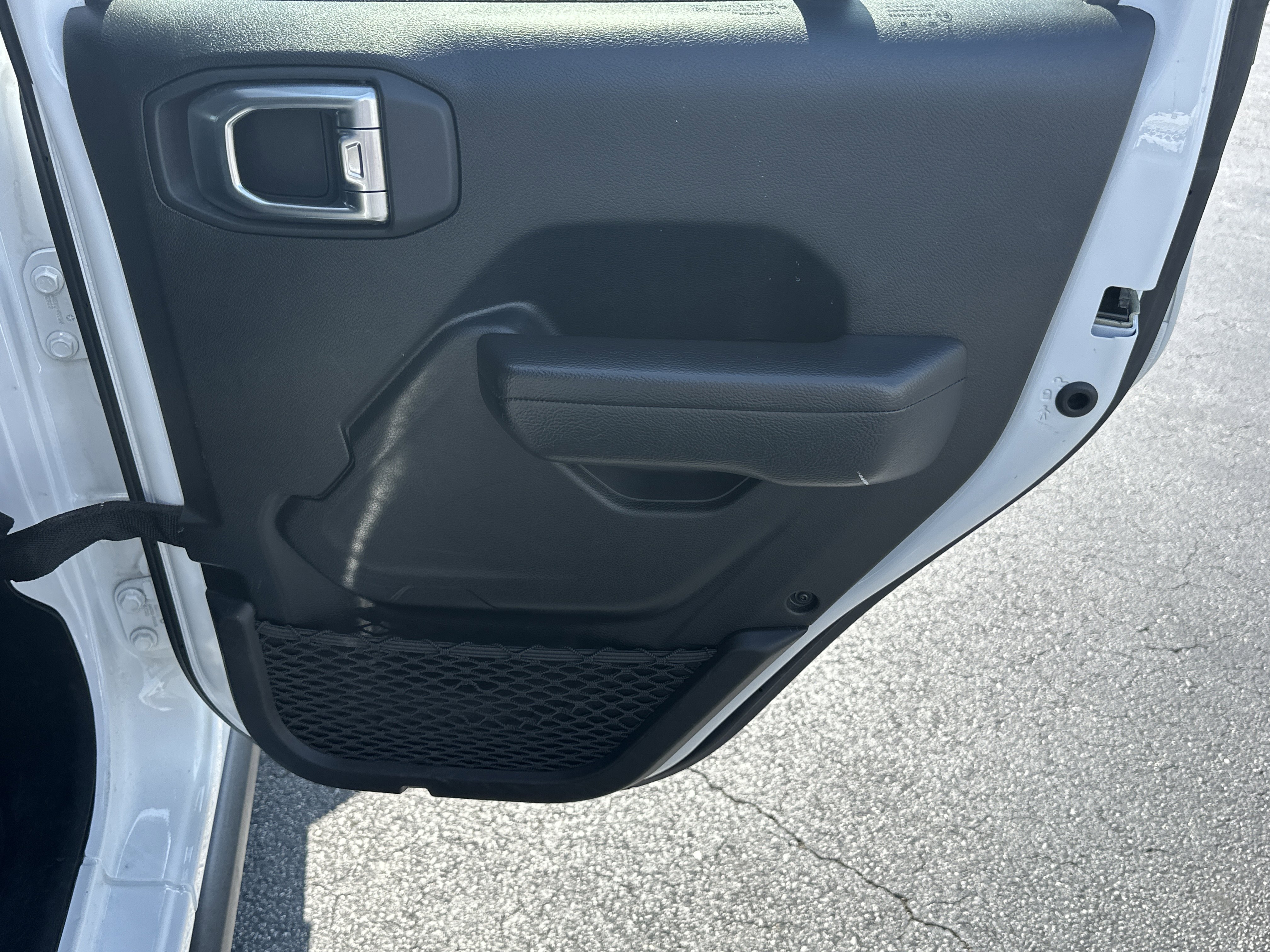 Used 2024 Bright White Clearcoat Jeep Rubicon image 17