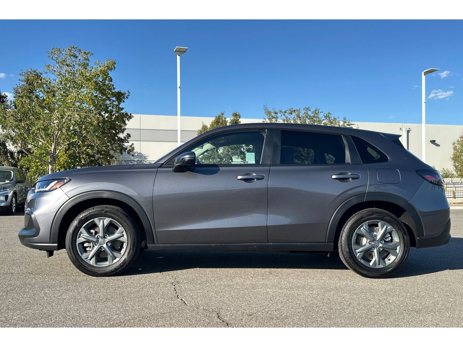 Certified Used 2027 Modern Steel Metallic Honda LX 2WD image 2