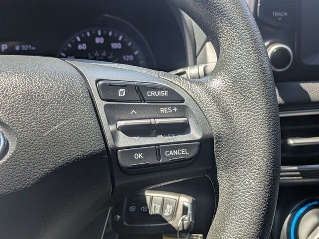 Used 2019 White Hyundai SE image 24