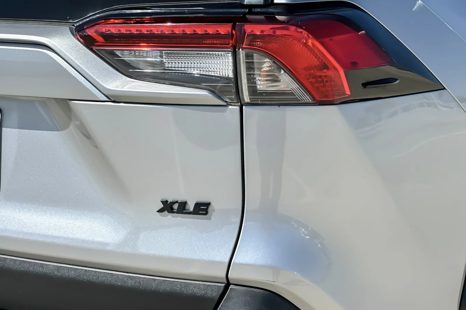 Certified Used 2021 Silver Sky Metallic Toyota XLE Premium image 26