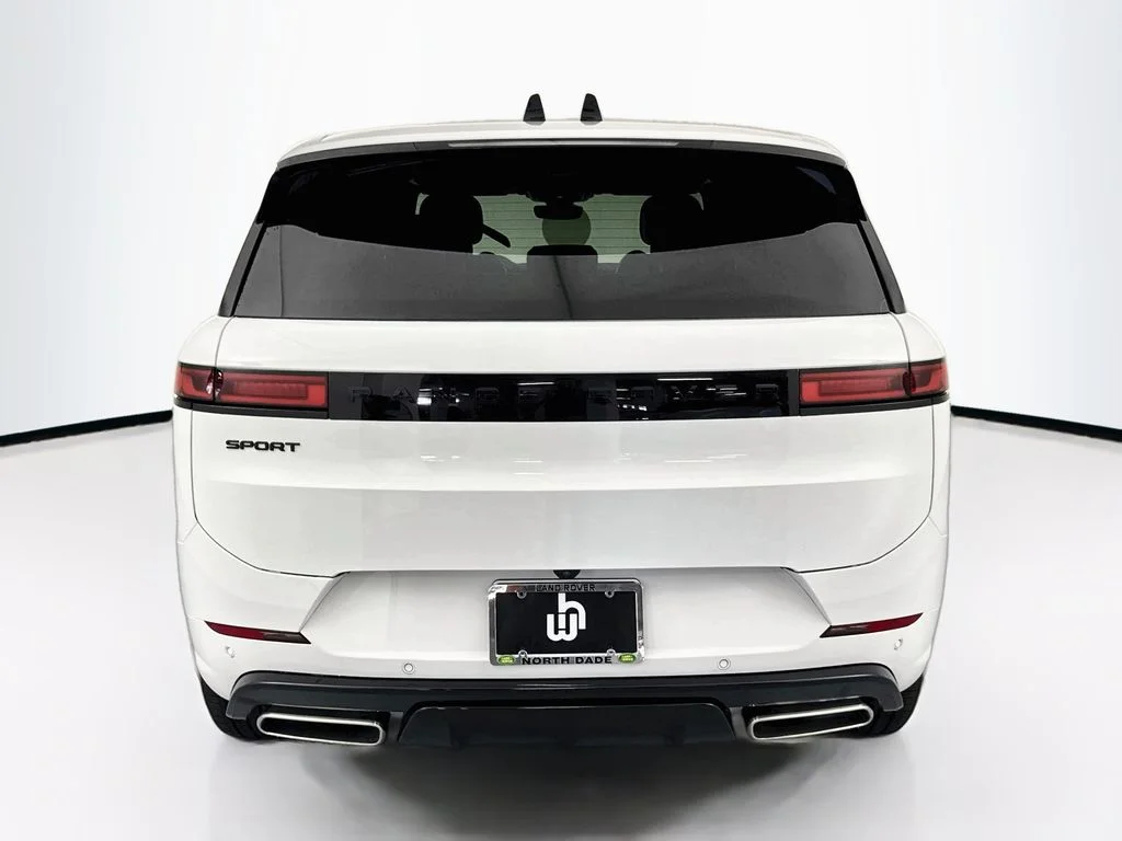 New 2026 Fuji White Land Rover Dynamic SE image 6
