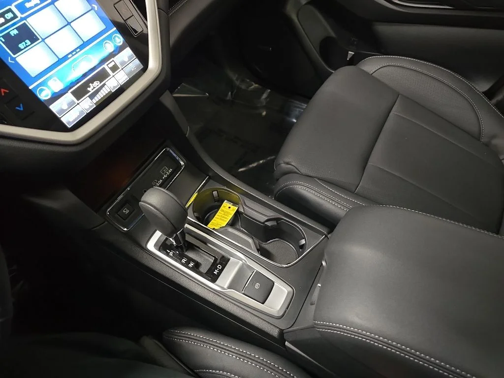 Used 2025 Green Metallic Subaru Limited image 27