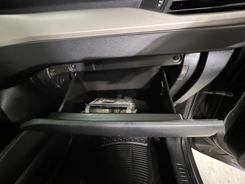 Used 2022 Gray Ford SE image 28