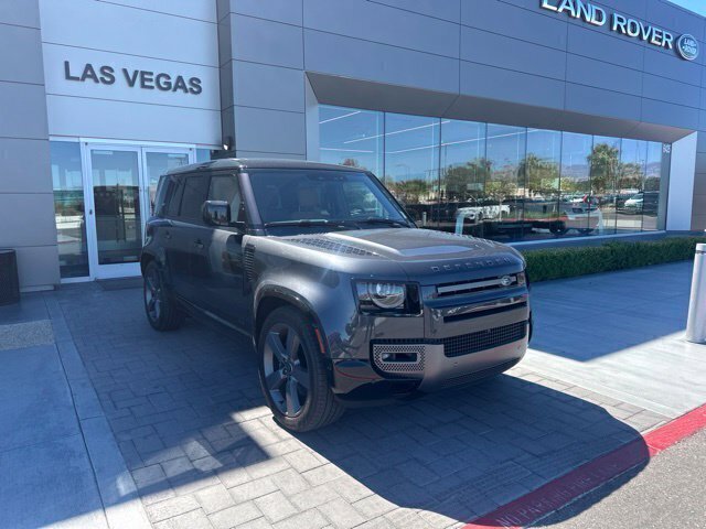Certified Used 2023  Land Rover  image 3