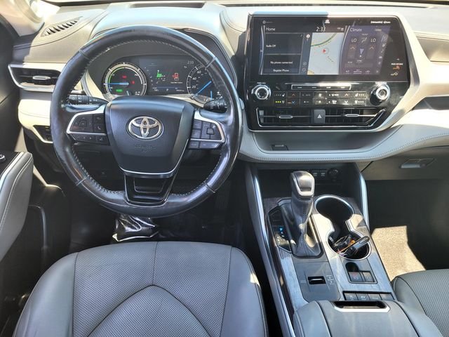 Used 2021 White Toyota Platinum image 16