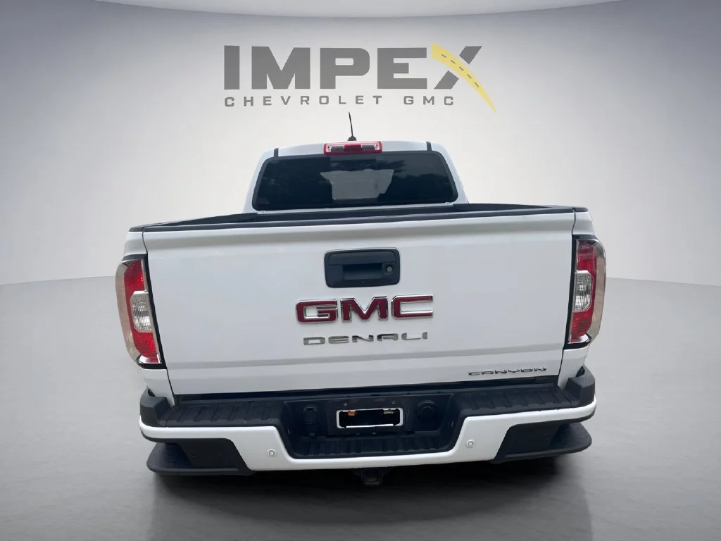 Used 2022 SUMMIT WHITE GMC 4WD Denali image 4