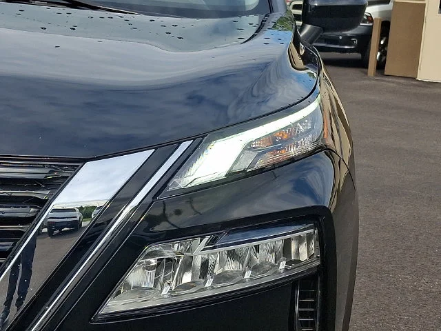 Used 2023 Black Nissan SV image 9