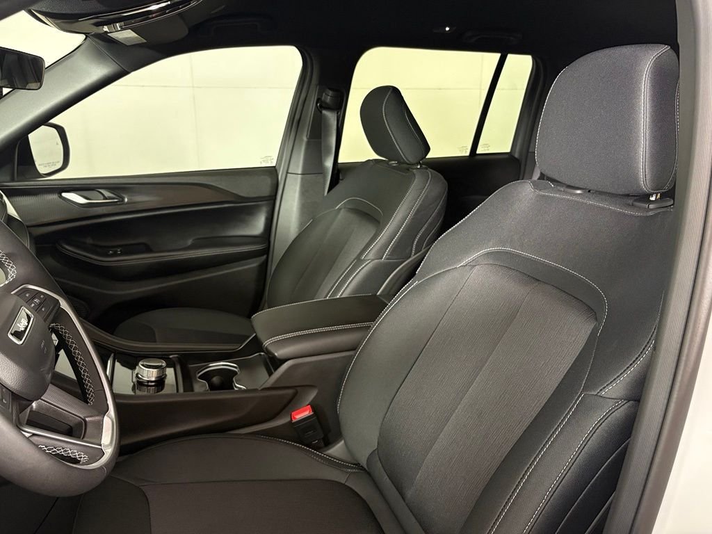 New 2026 Bright White Clear-Coat Exterior Paint Jeep Laredo image 18