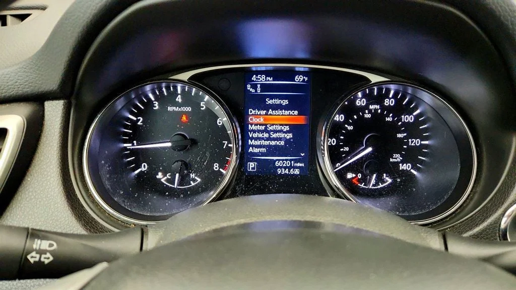 Used 2016 Brilliant Silver Nissan AWD 4dr SL w/ Premium Package & Panoramic Moonroof image 14