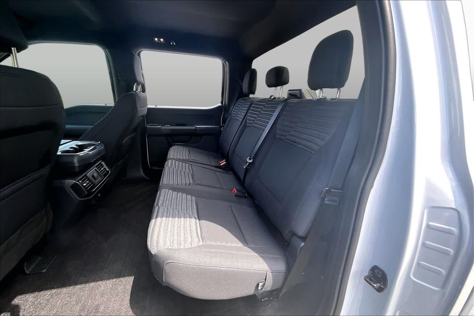 Used 2022 Oxford White Ford XL image 19