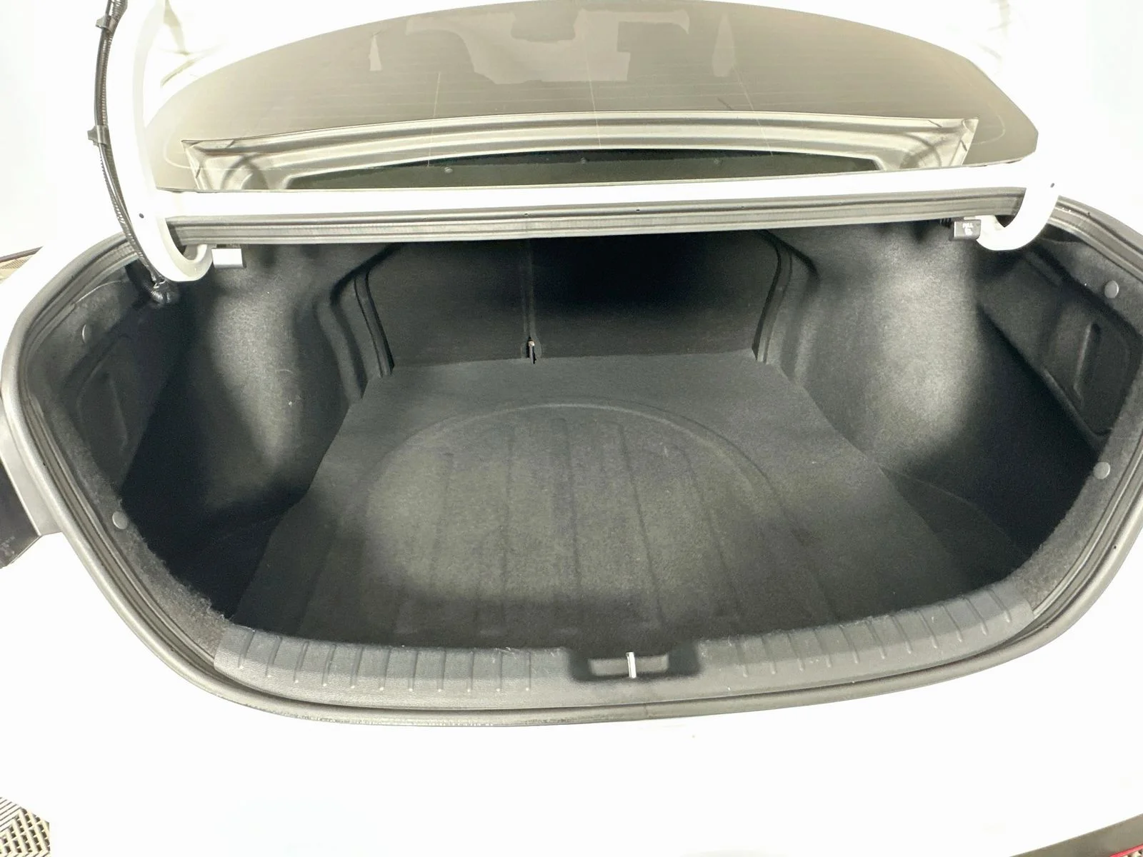 Used 2022 Snow White Pearl Kia GT image 25
