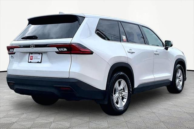 Certified Used 2025 WIND CHILL PEARL Toyota  image 13