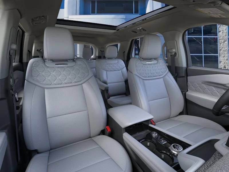 New 2026 Star White Metallic Tri-Coat Ford Platinum® image 10