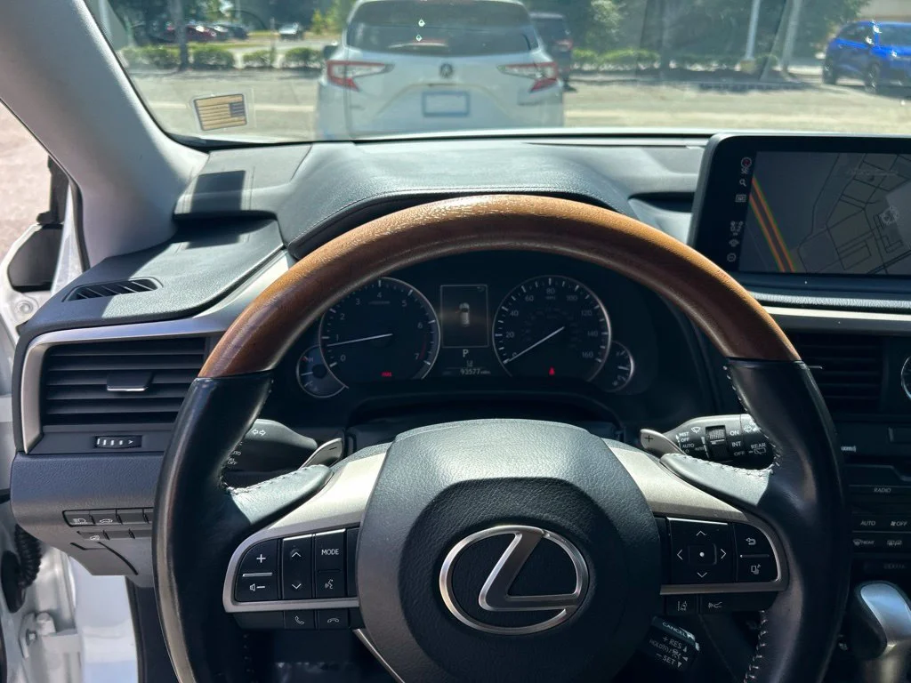Used 2020 White Lexus 350L image 16