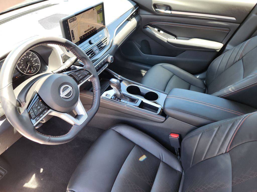 Certified Used 2023 White Nissan 2.5 SR image 11