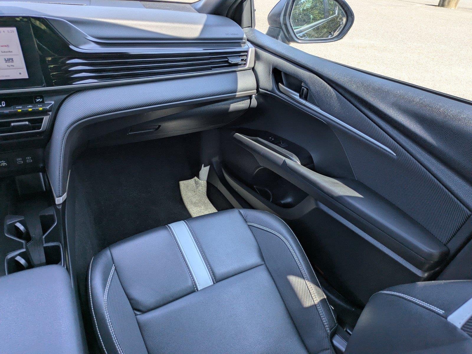 Used 2025  Toyota SE image 16