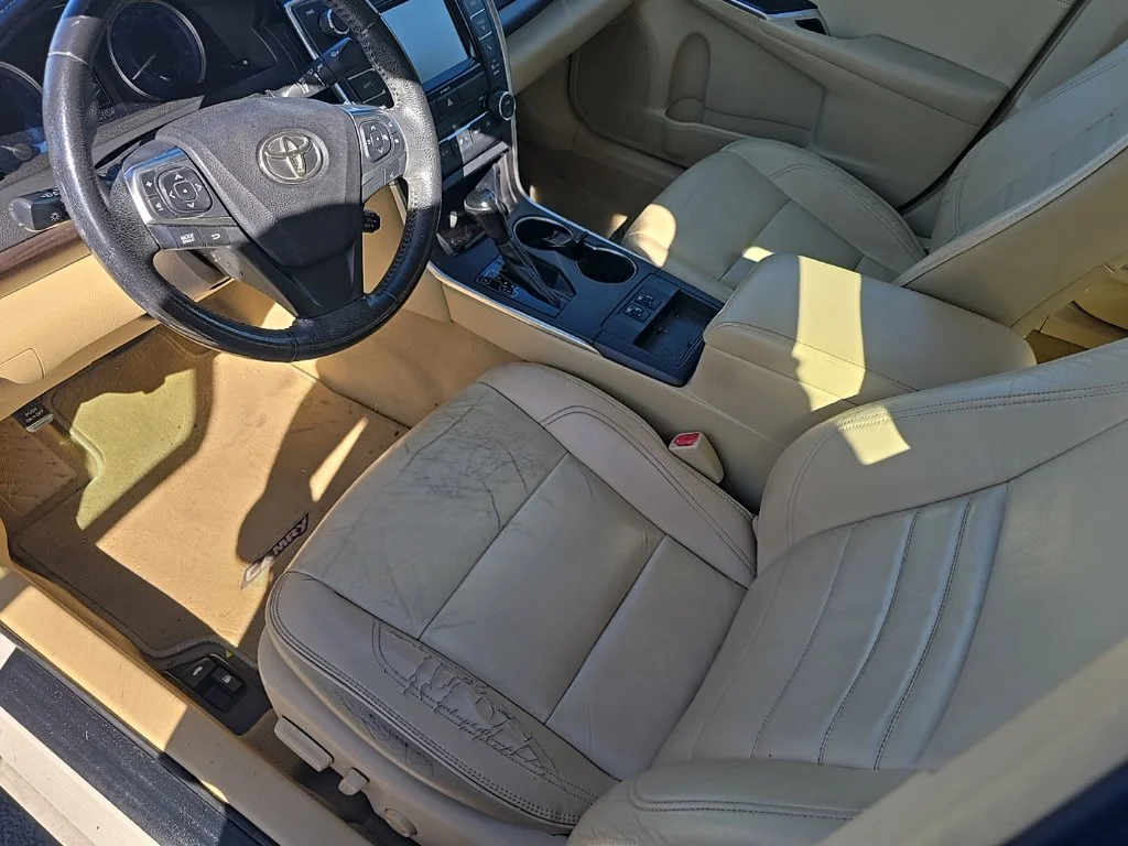 Used 2017 White Toyota XLE image 12