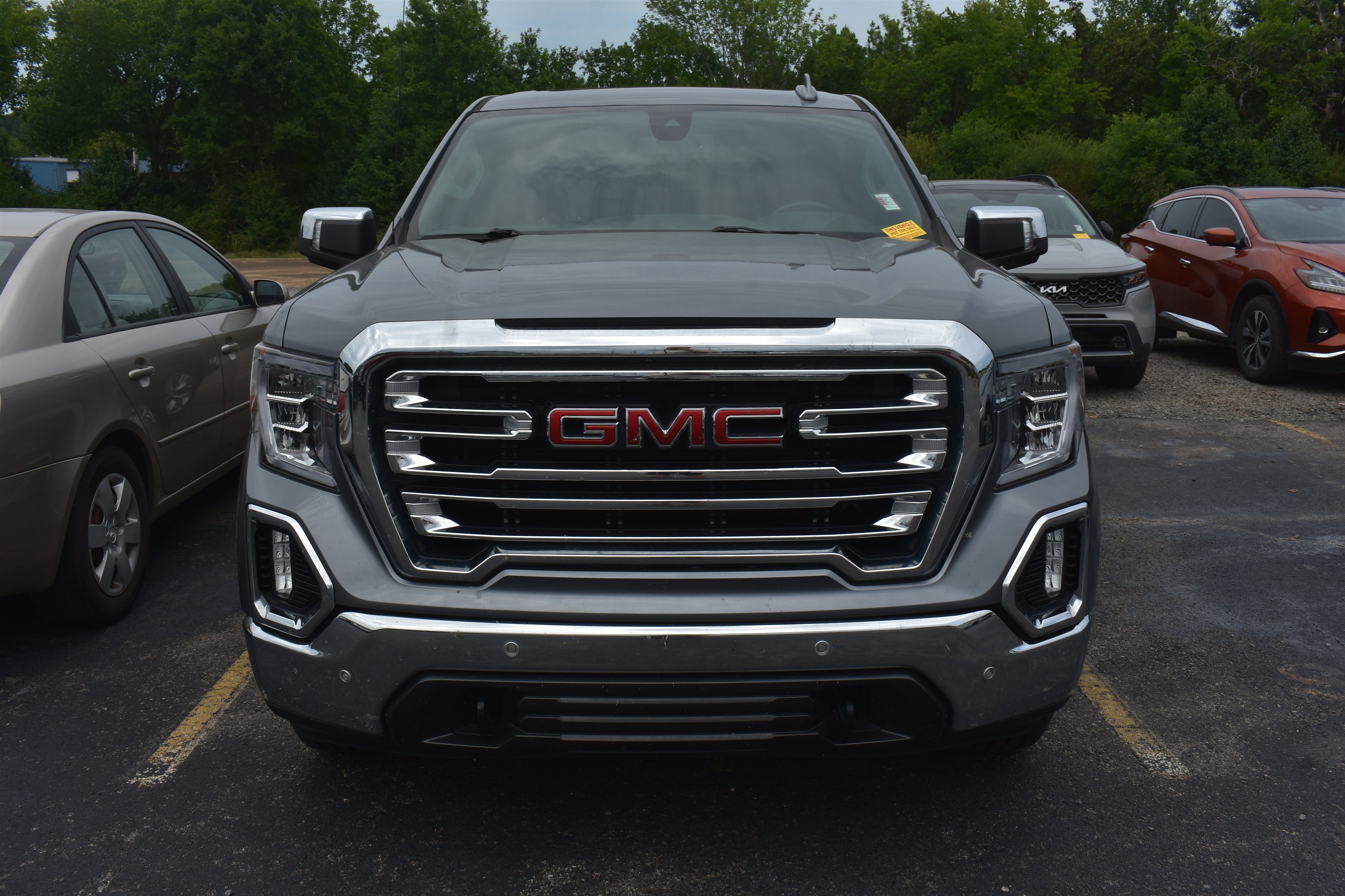 Used 2020 Satin Steel Metallic GMC SLT image 2