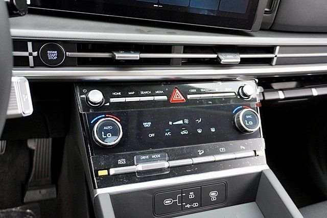 New 2026 Silver Hyundai SE image 32