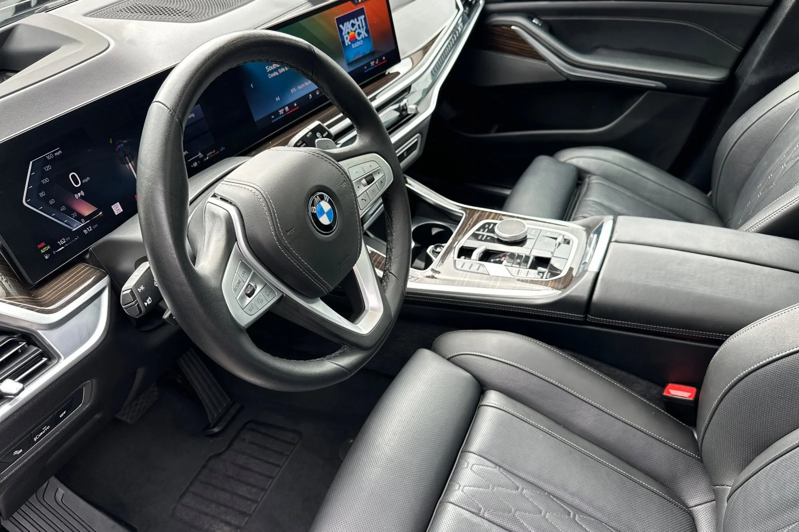 Used 2026 Black Sapphire Metallic BMW xDrive40i image 9