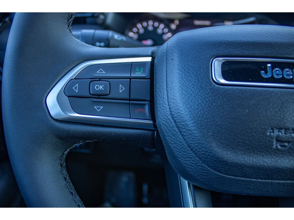 New 2026 Red Hot Pearlcoat Jeep Latitude Altitude image 21