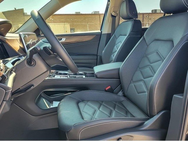 New 2026 Deep Black Pearl Volkswagen 2.0T SE w/Technology image 11