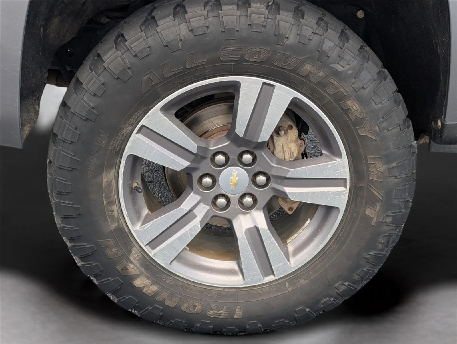 Used 2018 SATIN STEEL METALLIC Chevrolet 4WD Z71 image 35