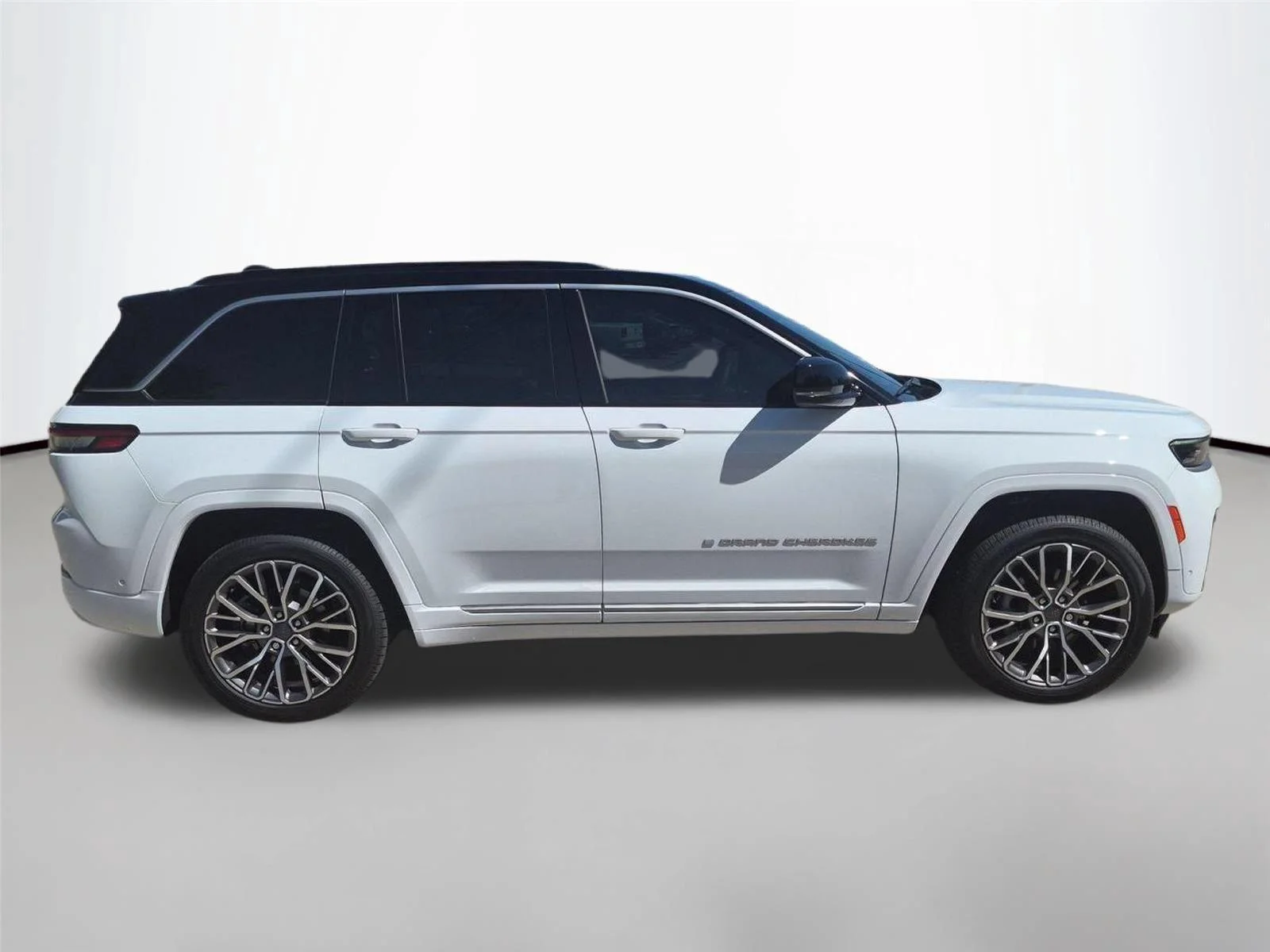 Used 2026 Bright White Clearcoat Jeep Summit image 5