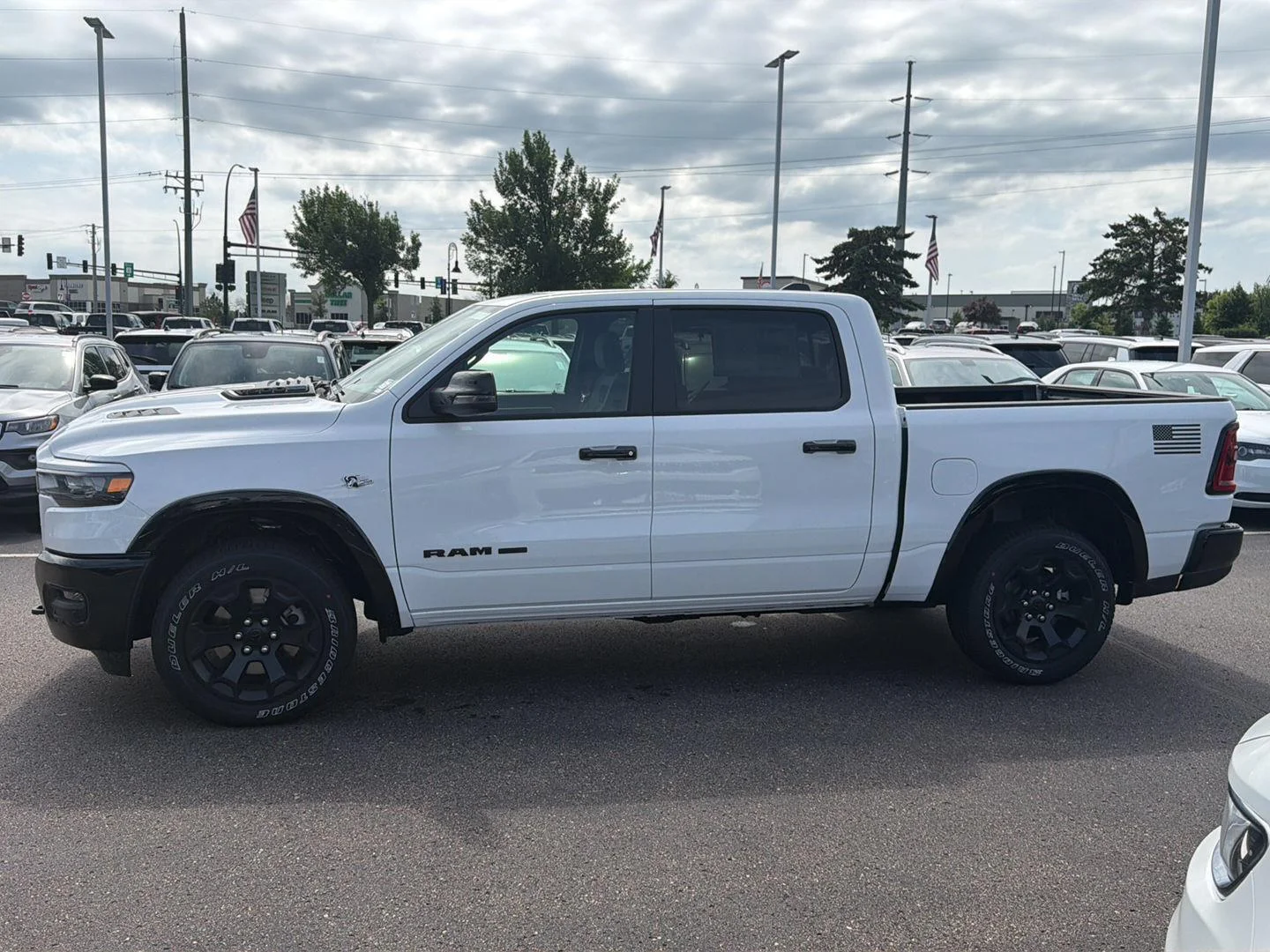 New 2026 Bright White Clear-Coat Exterior Paint RAM Big Horn image 4