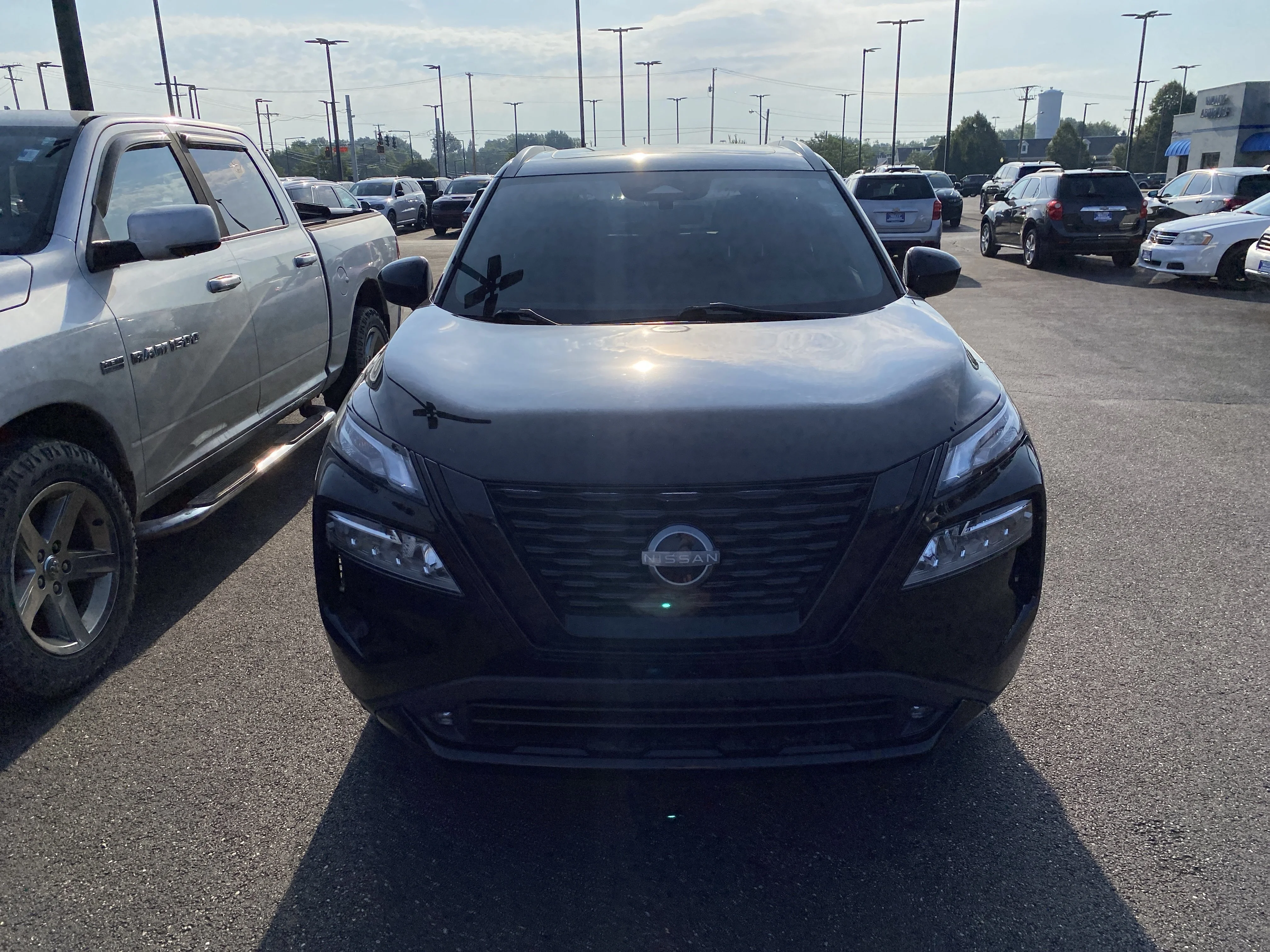 Used 2023 Super Black Nissan SV image 5