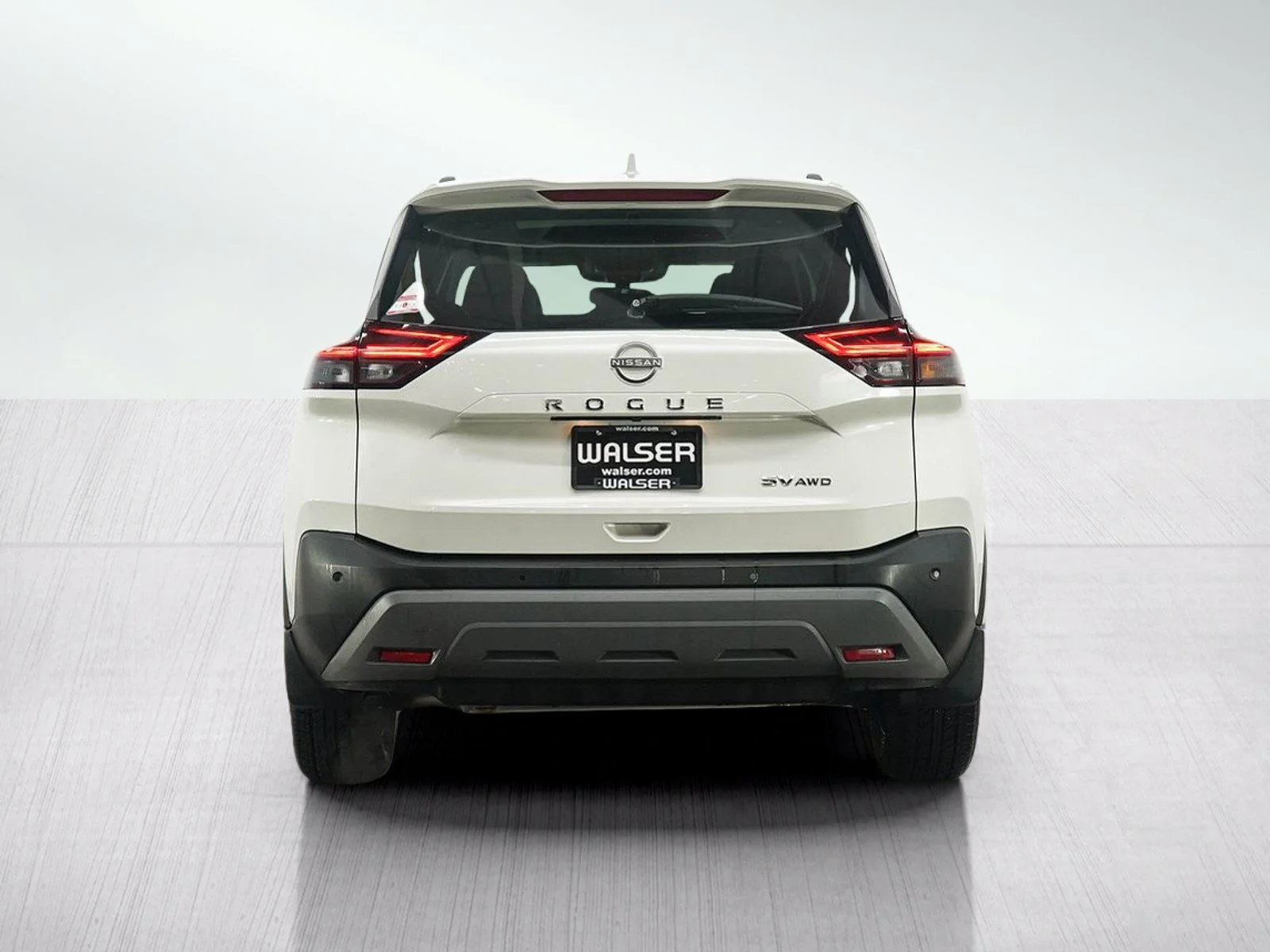Used 2023 Pearl White Tricoat Nissan SV image 5