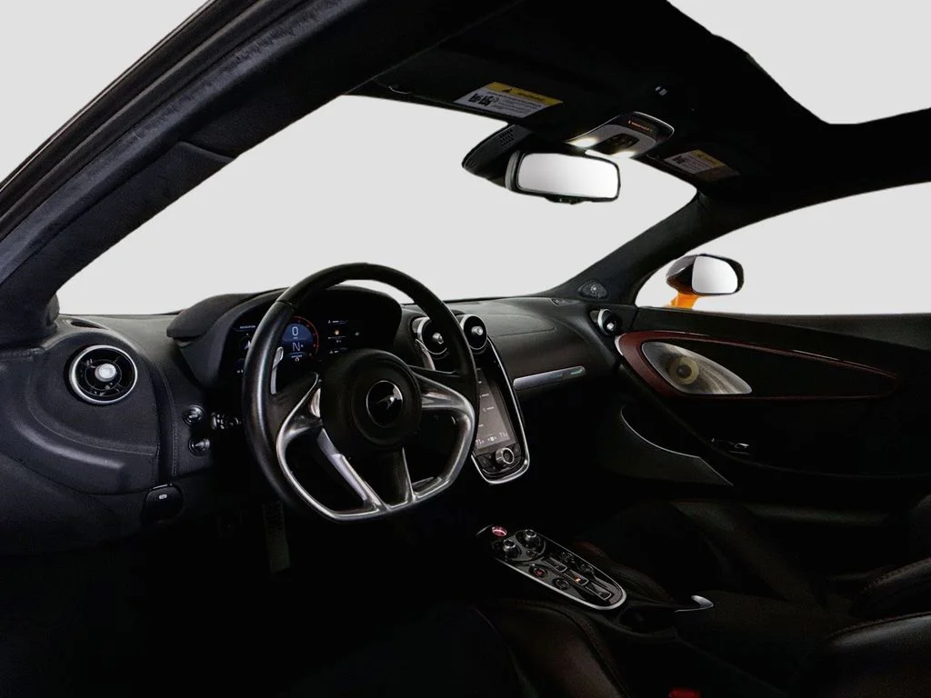 Certified Used 2023 McLaren Orange McLaren  image 9