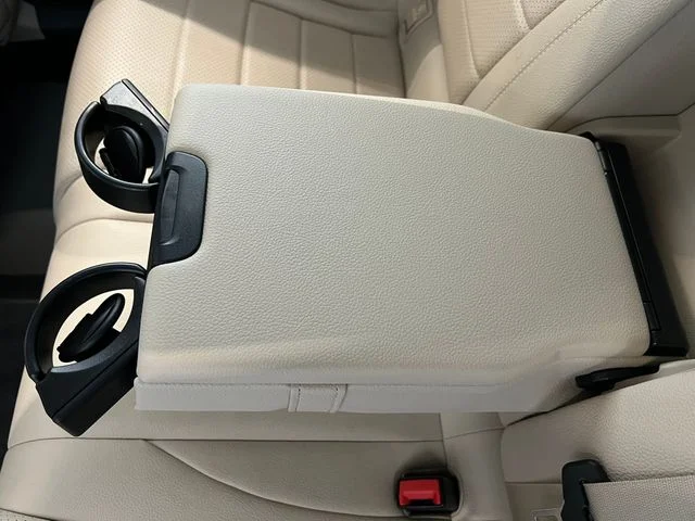 Used 2016 White Mercedes-Benz GLC 300 image 31