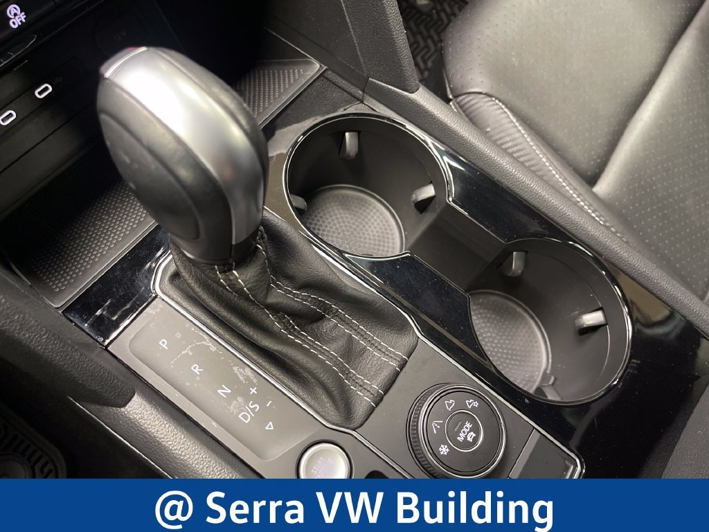 Used 2023 Pure White Volkswagen 3.6L V6 SE w/Technology image 27