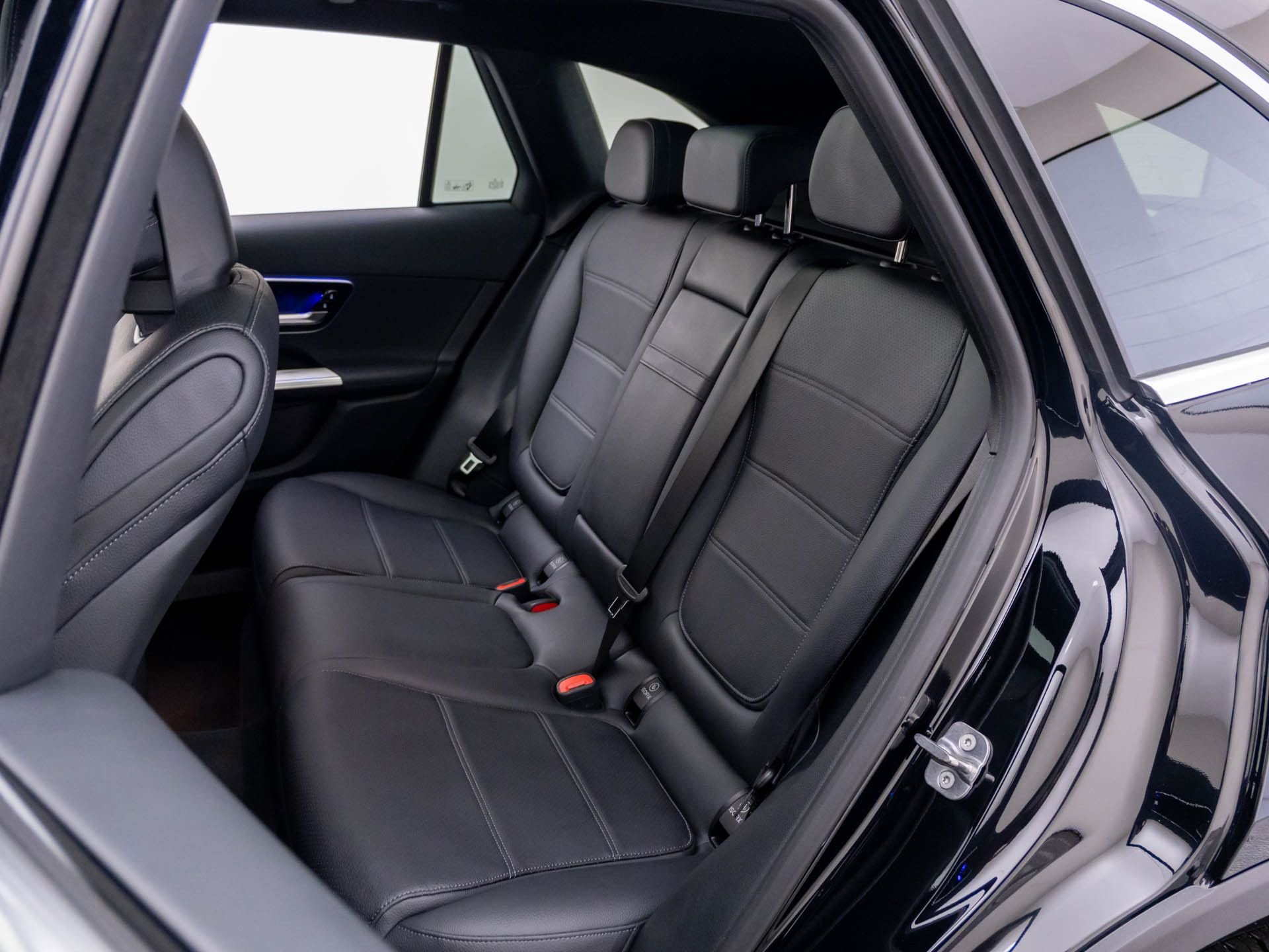 New 2026 Black Mercedes-Benz GLC 300 image 18