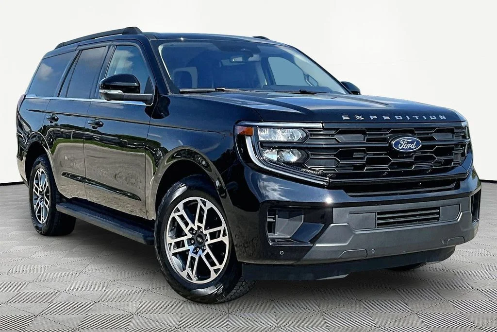 Certified Used 2025 Black Metallic Ford Active image 12