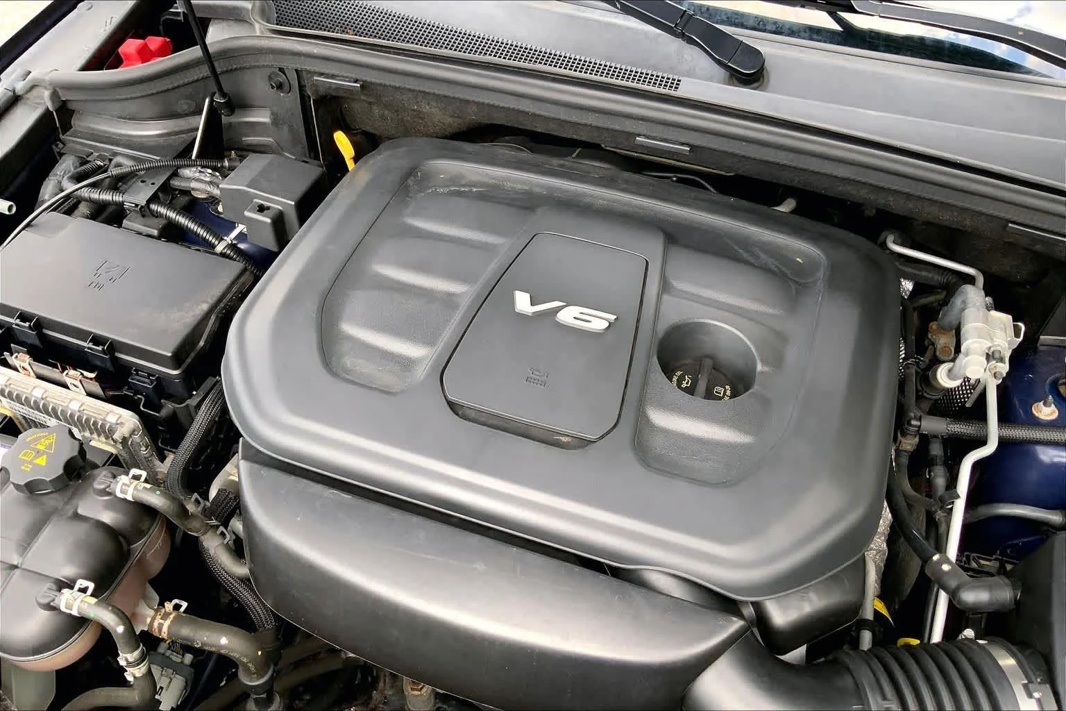 Used 2017 True Blue Pearlcoat Jeep Overland image 31
