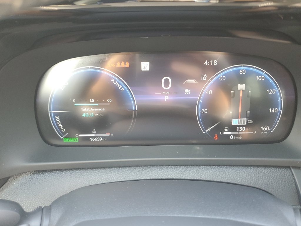 Used 2025 White Toyota XLE image 21