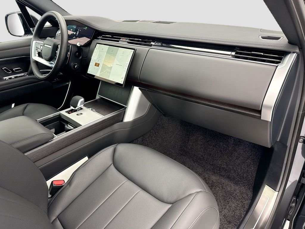 New 2026 Carpathian Gray Premium Metallic Land Rover SE image 16