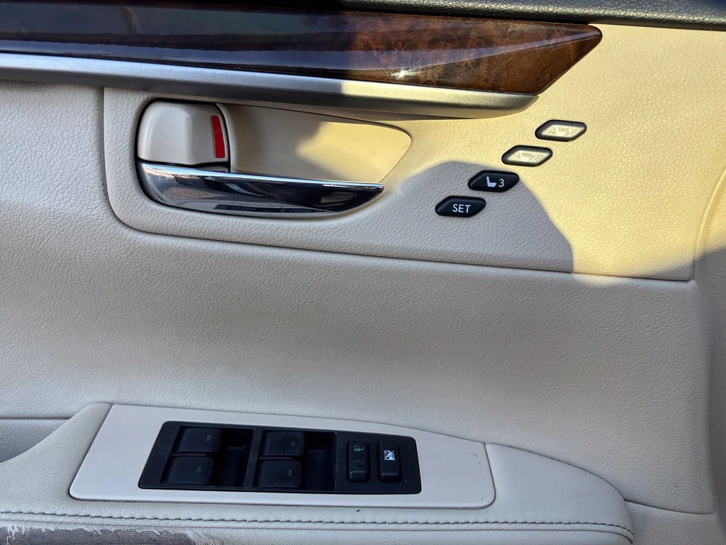 Used 2015 Black Lexus 350 image 14